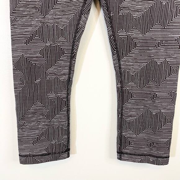 Lululemon Womens Activewear Under Crop Athletic High Rise Leggings Size 8 - Picture 6 of 8